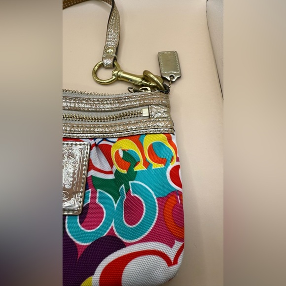 Coach Poppy Pop C Glam Wristlet bright fun print Gold accents leather preloved - Picture 5 of 14
